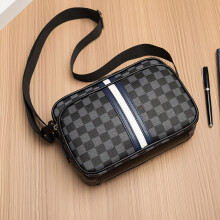 Leder-Umhängetasche aus PU 25x17x9 cm Großes Fassungsvermögen Stylische Tasche
