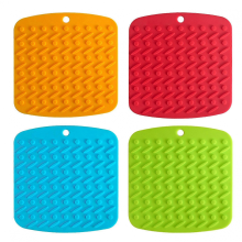 4pcs Non-Slip Heat Resistant Silicone Trivet Mats & Oven Mitts