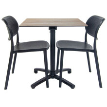 Klappbarer Tisch aus hellem Holz + 2 Stühle für die Terrasse