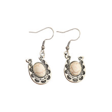 (4474) Bohemian U-Shaped Alloy Earrings with Pine Stone