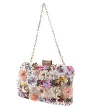 dames clutch met bloemmotief van kralen en pailletten avondtasje