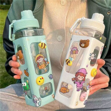 Garrafa de Água Kawaii com Canudo 3D Adesivo de Urso Fofo de Plástico Grátis Copo com Canudinho Portátil Copo Portátil 700ml Verde