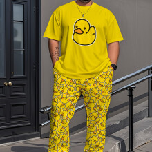 (Lemon Yellow, 54-56) Ein Set mit kurzen Ärmeln und langen Hosen mit Aufdruck „Kleine gelbe Ente“, Loungewear für Herren in Übergröße