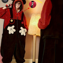 (Mixed Color, 4) Mickey-Mouse-Winterpyjama für Damen – kuscheliger, mit Fleece gefütterter Kapuzen-Einteiler mit Mickey-Ohren und roter Fliege,
