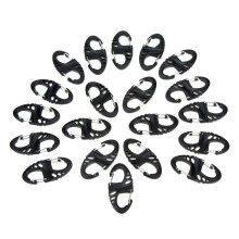 10 Pcs Petit mousqueton bouton-pression Metal Pratique de Sports de plein air En forme de 8 + Boucle d'escalade en plastique Clip de Crochet de
