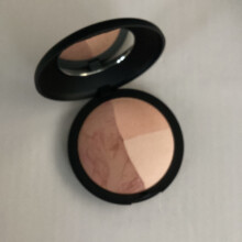 LAURA GELLER HIGHLIGHYT & BLUSHER PALETTE UNBOXED