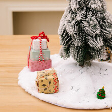 (C) Festive White Christmas Tree Skirt - Large Holiday Gift