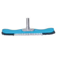 Cepillo para piscinas de plástico y nailon con cabezal curvo flexible para la limpieza de piscinas.