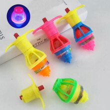 (4 Stück, zufällige Farbe) 4-teiliges Kinder-Kreiselspielzeug mit LED-Blinklicht, Kugelgelenk und Musikfunktion