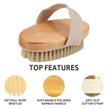 Houten badborstel met natuurlijke haren en een handvat van henneptouw voor droogborstelen om de huid te exfoliëren en cellulitis te verminderen.