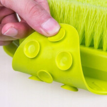 Voetmassageborstel voor onder de douche met sterke exfoliërende zuignappen, 36x23 cm, groen, voor gebruik zonder te hoeven bukken.