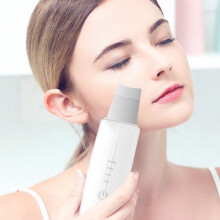 Rechargeable Facial Cleansing Brush with Vibration Massage Function, Gentle for Sensitive Skin, USB-Powered Beauty Tool