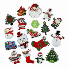 Kerstborduurwerkpatches voor doe-het-zelfprojecten, 18 stuks geborduurde katoenen strijkpatches om kleding en kerstsokken te personaliseren.