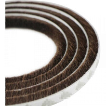 Zelfklevende afdichtingsstrip voor ramen, 9 mm x 15 mm x 5 m, bruin, UV-bestendig, eenvoudig te bevestigen.