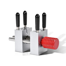 Model Clamping Tool Handheld Bench High-Precision Split Bench Vise Seamless Clamping Model Building Tool Red