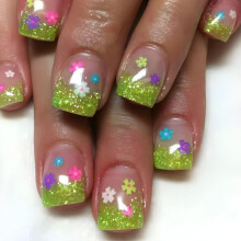 St. Patrick's Day Press on Nails Green Glitter Short Square Fake Nails Full Cover Floral Acrylic 24pcs