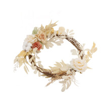 Arredamento in stile boho rustico dal fascino intramontabile, ghirlanda di fiori artificiali per uno stile disinvolto in interni ed esterni.