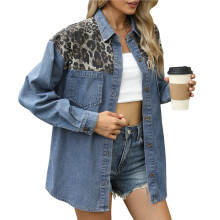 Damskjorta med Lös Passform, Leopardmönster och Färgblock, Avslappnad Vintagechic, Tvättad Denimtopp. Som Visas S