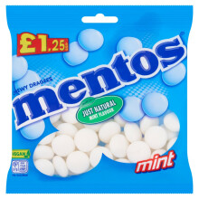 Mentos Chewy Dragees Mint Flavou 135g (Pack of 12)
