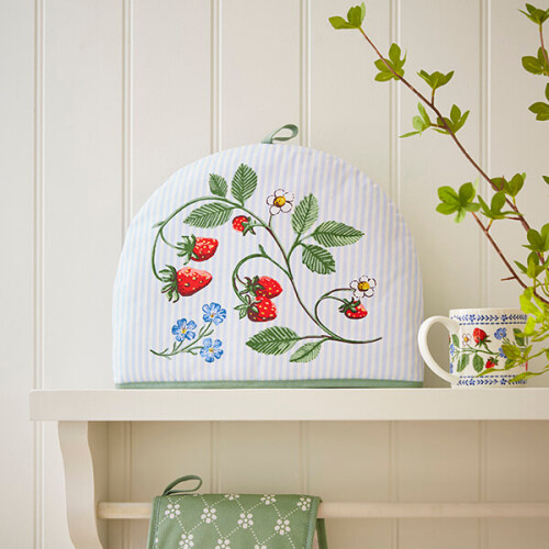 Ulster Weavers Strawberry Patch Tea Cosy 1