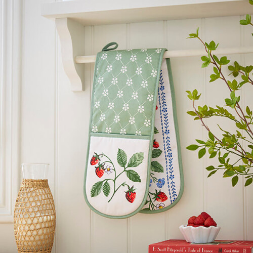 Ulster Weavers Strawberry Patch Double Oven Glove 1