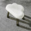 Taburete infantil de plástico con forma de nube, blanco. 7