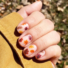 24pcs Maple Leaf Press On Nails Autumn Short Square Fake Nails Fall Matte Acrylic Nail Set for Women