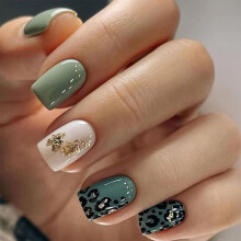 Green Short Press On Nails Kit Square Acrylic Fake Nails for Women with Glue 24pcs