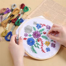 10 Knäuel Stickgarn mit 1 Stickrahmen (20 cm Durchmesser), Runder Rahmen in Holzoptik für DIY-Stickereien