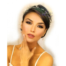 Ivory Bridal Hair Comb with Pearls and Crystals Handcrafted Wedding Hairpiece for Updos