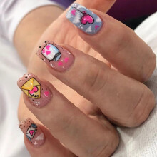 Valentine's Day Short Square Press on Nails with Designs Glossy Nude Fake Nails Set for Women 24Pcs