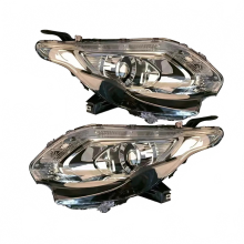 Koplampen voor Mitsubishi L200 Triton 2015-2018 - OEM-onderdeelnummers 8301C740 en 8301C739