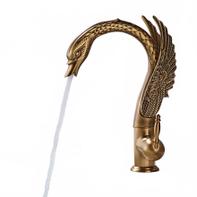 Elegante Badezimmerarmatur „Gold Swan“ aus antikem Messing – Wasserfall-Mischbatterie mit Warm- und Kaltwasserfunktion in Chrom-Optik