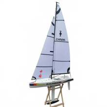 Rainbow 880 RC elektrische zeilboot - 2.4G-model met glazen stalen body voor zeilen met zuivere wind