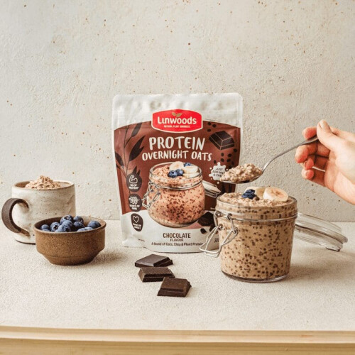 Linwoods Chocolate Protein Overnight Oats (300g) 1