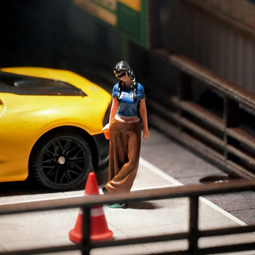 Tiny Resin Collectible Figure 1/64 Scale for Model Train Scene 1