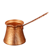 Traditionelle handgefertigte Kaffeemaschine mit Metallüberzug,