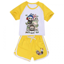 (#4285 Yellow, 110/3-4 Years) Set pigiama Labubu per bambini e bambine 2025, costume cosplay, maniche corte, pantaloncini, tuta sportiva