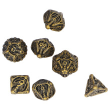 7 Stück Hohl-Schädel-Muster Metall Polyederrandwürfel Set Antique Gold für Brettspiele