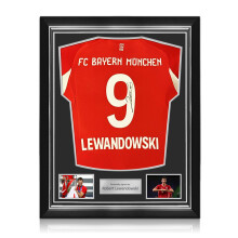 Robert Lewandowski Signed Bayern Munich 2025-26 Football Shirt. Superior Frame