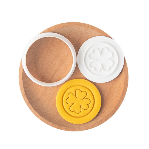 Irish Patricks Day Plastic Cookie Cutters Shamrock Design-LUCKY 2