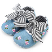 Baby Girl Crib Shoes SlipOn Bowknot Infant Prewalker with Flower Embroidery Soft Sole Casual Style