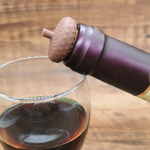 Natural Acorn Design Silicone Bottle Stopper Offers Secure 1