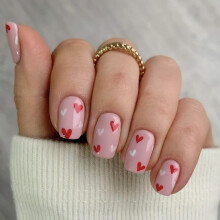 Valentine Press On Nails with Cute Heart Design, Short Square Pink Fake Nails Set for Women 24Pcs