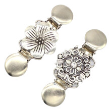 European And American Clothing Classic Flower Crystal Inlaid Clothing Clips Women Cardigan Sweater Blouse Pin Shawl Brooch Shirt Clips 2Pcs