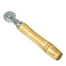 7 Piece Beekeeping Tools Set with Queen Brush, Lightweight Starter Kit for Gentle Hive Maintenance