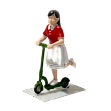 1/64 Scale Hand Painted Miniature People Figures for Model Trains Diorama, Girl Skateboarding Resin