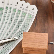 15 Tone DIY RęCznie łUkowata Pozytywka Drewniane PudełKo z Dziurkaczem i TaśMami Papierowymi Instrumenty Muzyczne dla MiłOśNikóW Muzyki