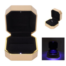 LED-Ringbox Schmuckaufbewahrung Geschenkschachtel 76x76x53mm mit CR2016 Batterien