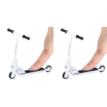 2X New Finger Scooter Children Fingertip Pedal Vitality Car Desktop Skateboard Toy Car